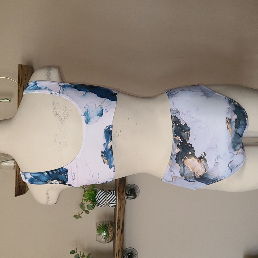 Marble Patterned Bikini - Picture 5 of 7